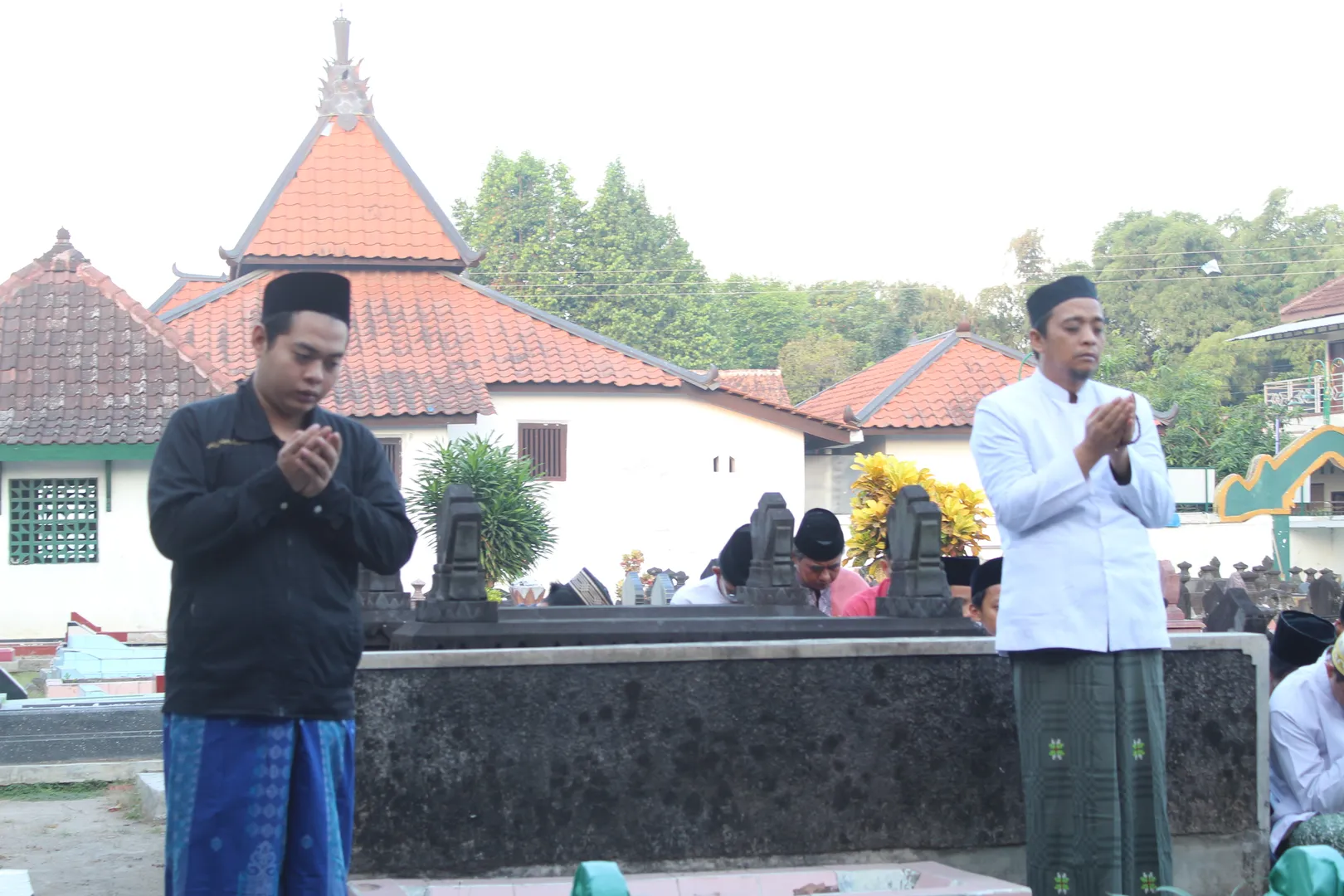 ziarah - Pondok Pesantren Mahasiswa Komplek Ribathul Maulid Krapyak Yogyakarta