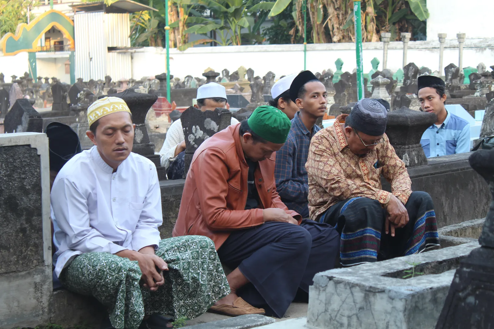 ziarah - Pondok Pesantren Mahasiswa Komplek Ribathul Maulid Krapyak Yogyakarta