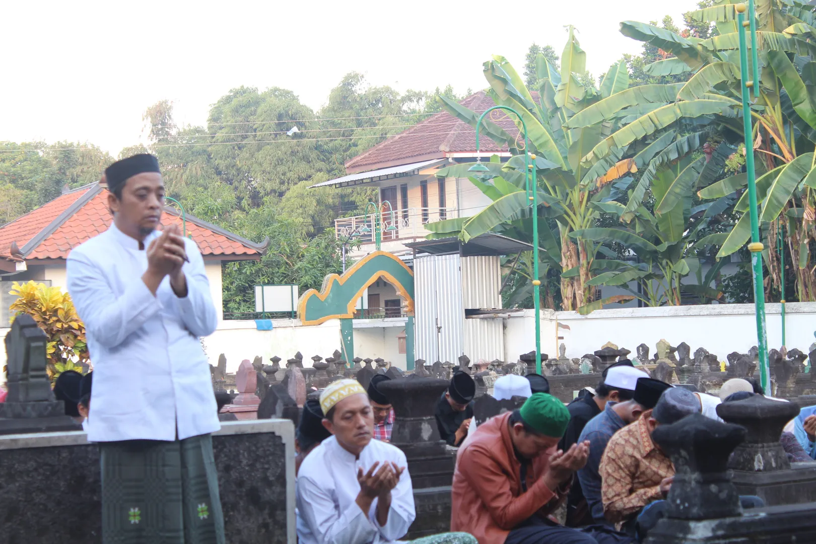 ziarah - Pondok Pesantren Mahasiswa Komplek Ribathul Maulid Krapyak Yogyakarta